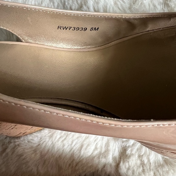 Stuart Weitzman nude patent wedge - Picture 8 of 11